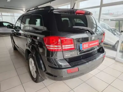 Dodge Journey 2010 - 11750 EUR, 113500 km - AUTO.MOTO.pt - 113500km - foto 8 de 36