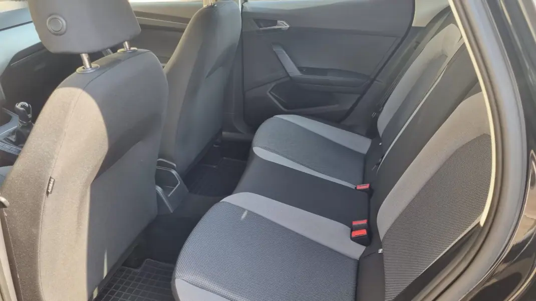 SEAT Ibiza 2019 - 11990 EUR, 64500 km - 64500km - foto 17 de 18