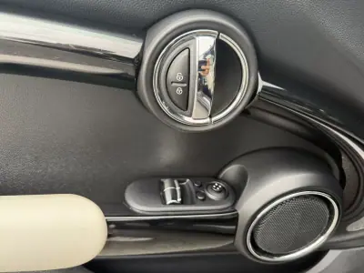 MINI 3 Portas 2016 - 17990 EUR, 130000 km - AUTO.MOTO.pt - 130000km - foto 28 de 30