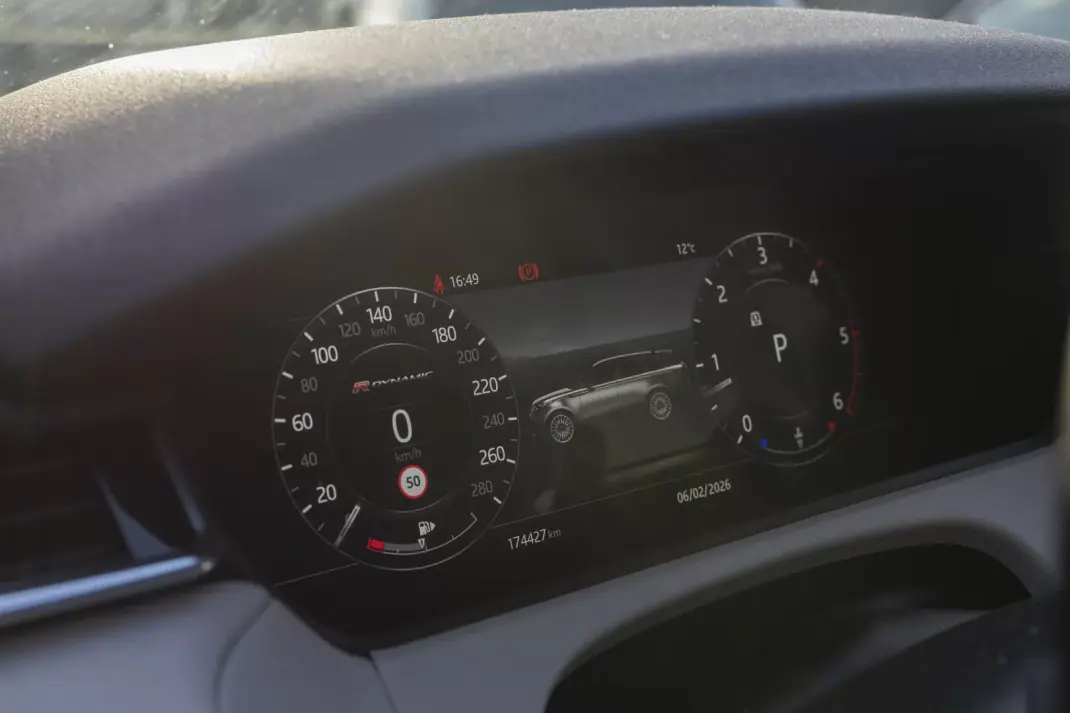 Land Rover Range Rover Velar 2017 - 39900 EUR, 175180 km - AUTO.MOTO.pt - 175180km - foto 13 de 36