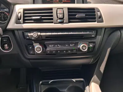 BMW 420 2017 - 25500 EUR, 140000 km - AUTO.MOTO.pt - 140000km - foto 21 de 31