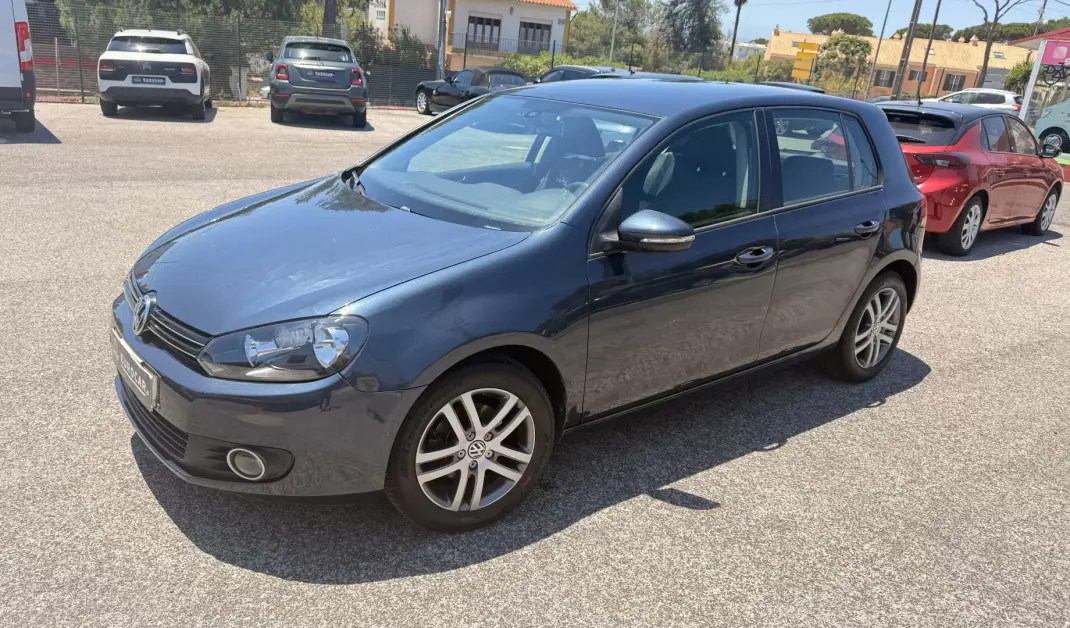 Volkswagen Golf 2010 - 8950 EUR, 141014 km - AUTO.MOTO.pt - 141014km - foto 1 de 43