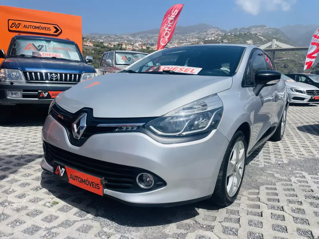 Renault Clio 2015 - 9950 EUR, 192514 km - AUTO.MOTO.pt - 192514km - foto 3 de 12