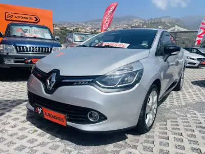 Renault Clio 2015 - 9950 EUR, 192514 km - AUTO.MOTO.pt - 192514km - foto 3 de 12