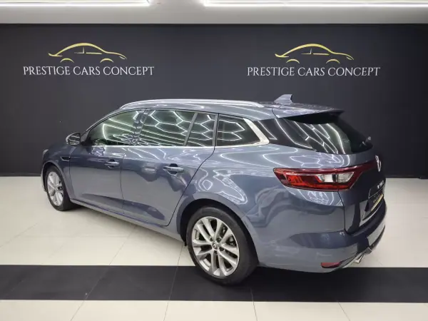 Renault Mégane Sport Tourer 2018 - 14450 EUR, 246155 km - AUTO.MOTO.pt - 246155km - foto 5 de 37