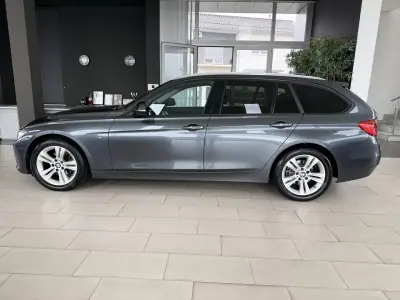 BMW 318 2015 - 13250 EUR, 255290 km - AUTO.MOTO.pt - 255290km - foto 4 de 27