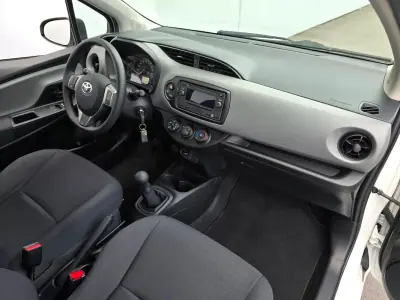 Toyota Yaris 2019 - 11500 EUR, 35900 km - AUTO.MOTO.pt - 35900km - foto 17 de 21