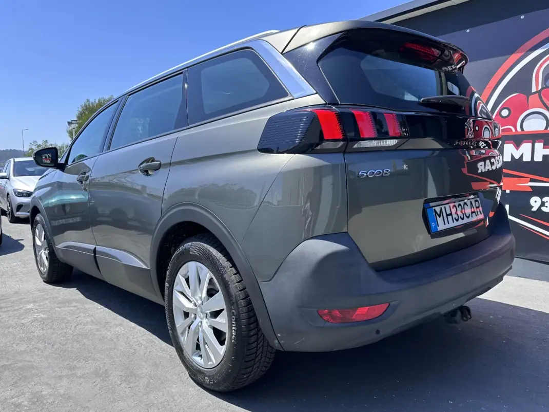 Peugeot 5008 2017 - 13900 EUR, 200000 km - AUTO.MOTO.pt - 200000km - foto 12 de 49