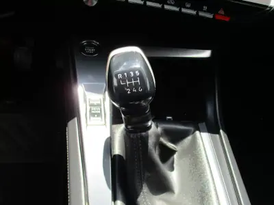 Peugeot 308 2022 - 17250 EUR, 138398 km - AUTO.MOTO.pt - 138398km - foto 8 de 20