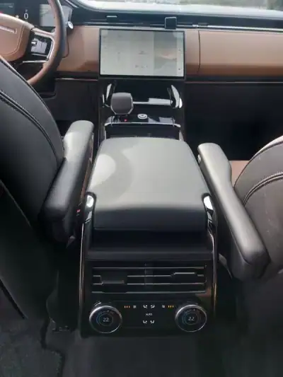 Land Rover Range Rover Sport 2023 - 129990 EUR, 20427 km - AUTO.MOTO.pt - 20427km - foto 18 de 33