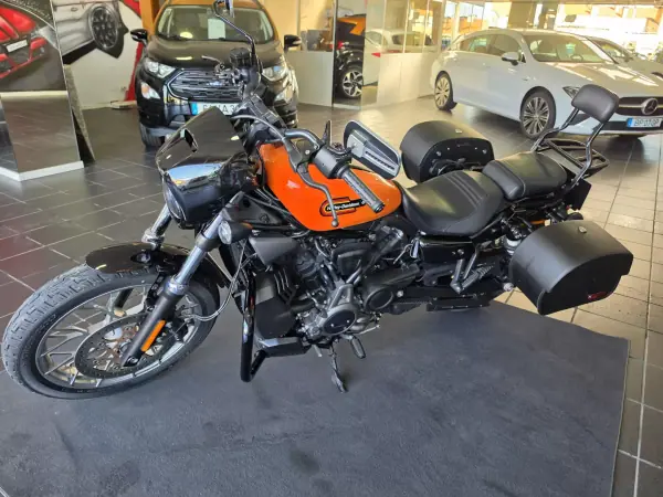 Harley-Davidson Sportster 1200 Custom 2025 - 13750 EUR, 8500 km - AUTO.MOTO.pt - 8500km - foto 4 de 5