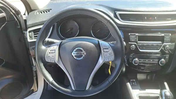 Nissan Qashqai 2014 - 12900 EUR, 133286 km - AUTO.MOTO.pt - 133286km - foto 15 de 28