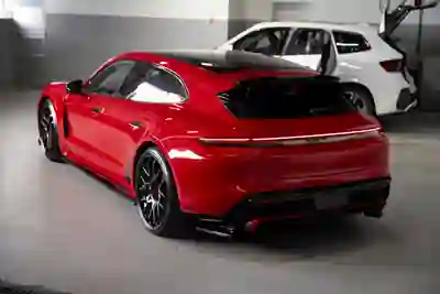 Porsche Taycan Sport Turismo 2023 - 101400 EUR, 46000 km - AUTO.MOTO.pt - 46000km - foto 5 de 12