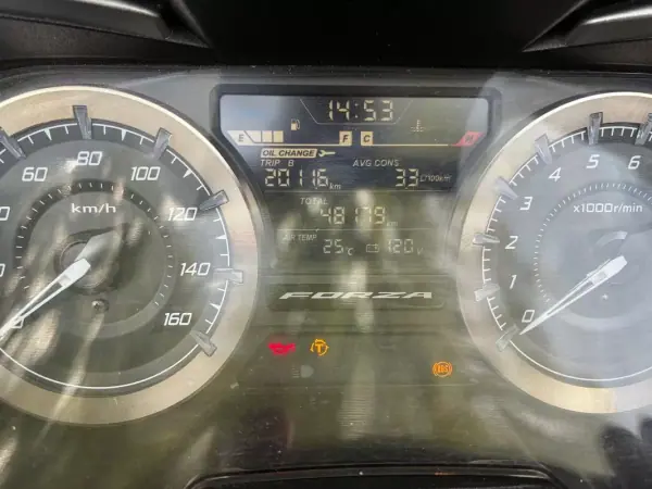 Honda Forza 2021 - 4450 EUR, 48179 km - AUTO.MOTO.pt - 48179km - foto 10 de 10