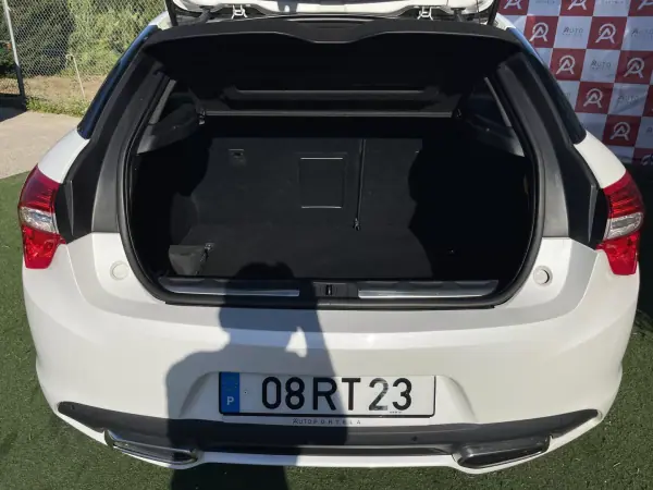 Citroën DS5 2013 - 8490 EUR, 255050 km - AUTO.MOTO.pt - 255050km - foto 20 de 20