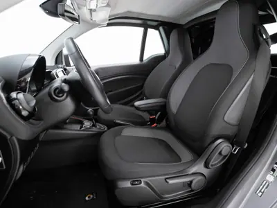 Smart Fortwo Cabrio 2021 - 15000 EUR, 38000 km - AUTO.MOTO.pt - 38000km - foto 7 de 17