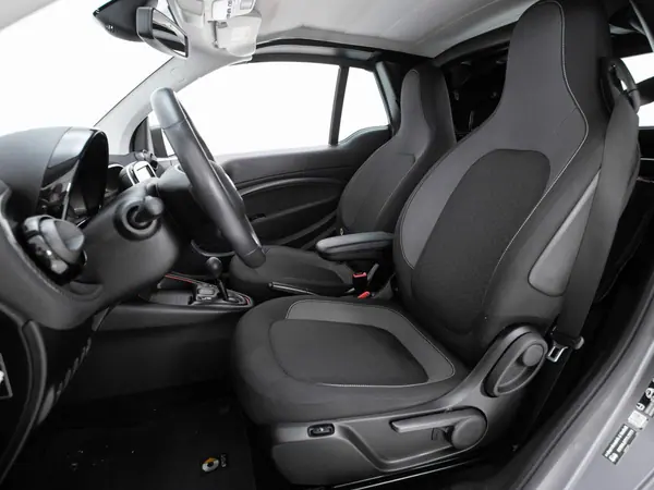 Smart Fortwo Cabrio 2021 - 15000 EUR, 38000 km - AUTO.MOTO.pt - 38000km - foto 7 de 17