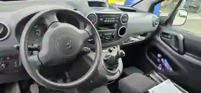 Citroën Berlingo 1.6 BlueHDi Feel 2018 - 8000 EUR, 175000 km - AUTO.MOTO.pt - 175000km - foto 10 de 13