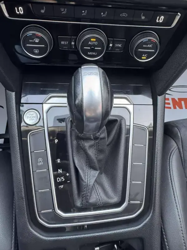 Volkswagen Passat Variant 2019 - 16900 EUR, 258985 km - AUTO.MOTO.pt - 258985km - foto 8 de 27