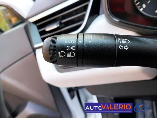 Renault Clio 2023 - 15950 EUR, 55104 km - AUTO.MOTO.pt - 55104km - foto 14 de 31