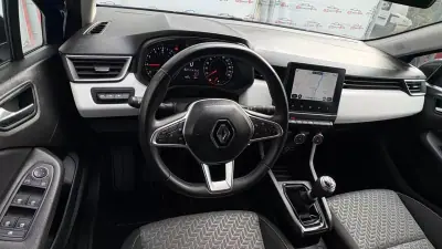 Renault Clio 2023 - 14400 EUR, 81441 km - AUTO.MOTO.pt - 81441km - foto 9 de 12