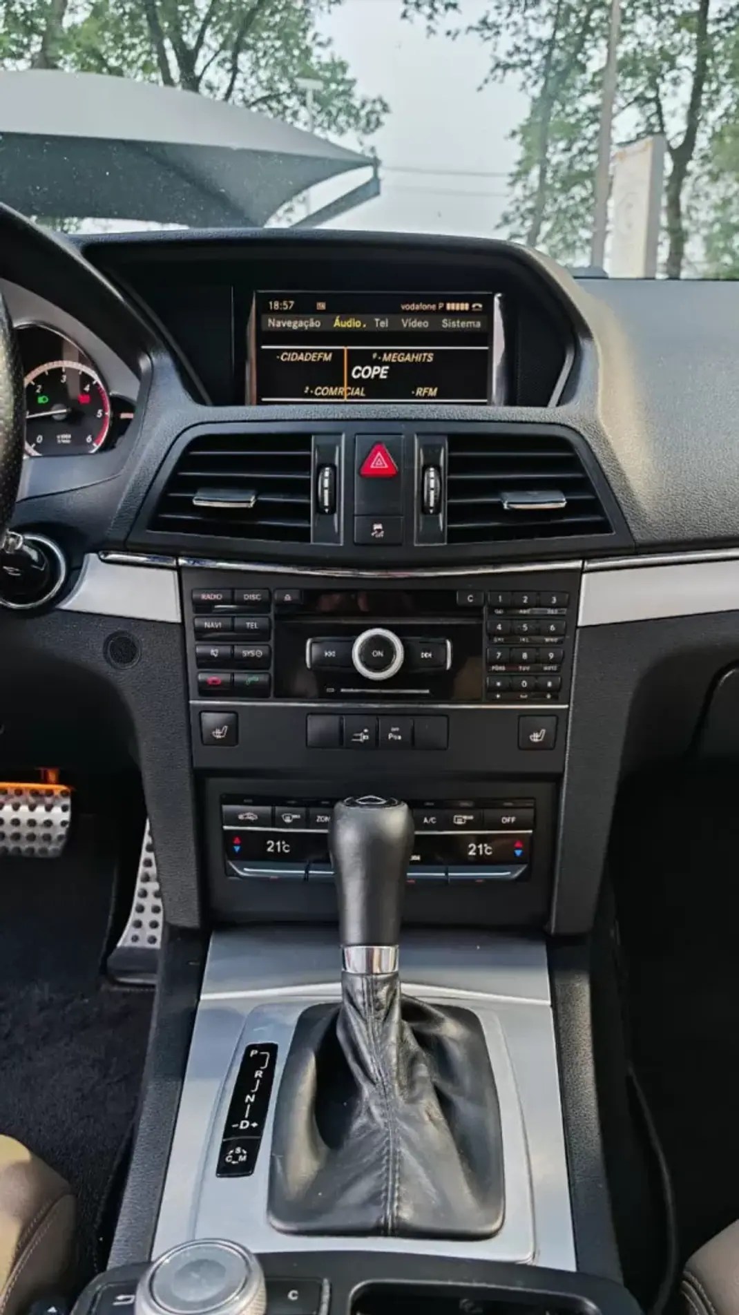 Mercedes-Benz E 250 2010 - 18850 EUR, 170781 km - AUTO.MOTO.pt - 170781km - foto 10 de 17