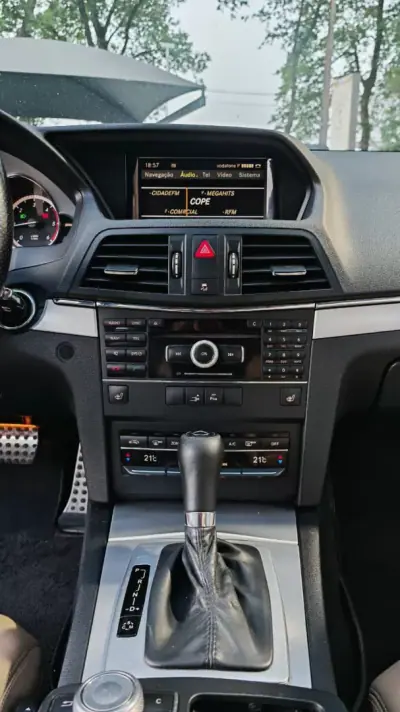 Mercedes-Benz E 250 2010 - 18850 EUR, 170781 km - AUTO.MOTO.pt - 170781km - foto 10 de 17