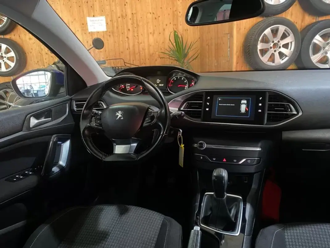 Peugeot 308 2018 - 13900 EUR, 114000 km - 114000km - foto 8 de 19
