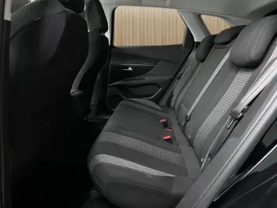 Peugeot 3008 2016 - 13800 EUR, 207000 km - AUTO.MOTO.pt - 207000km - foto 11 de 16