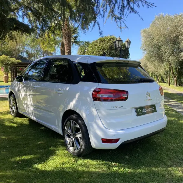 Citroën C4 Picasso 2016 - 13990 EUR, 168400 km - AUTO.MOTO.pt - 168400km - foto 6 de 28