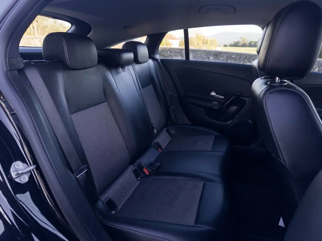 Mercedes-Benz CLA 180 2019 - 21990 EUR, 164000 km - AUTO.MOTO.pt - 164000km - foto 36 de 39