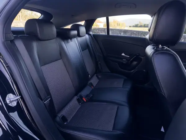 Mercedes-Benz CLA 180 2019 - 21990 EUR, 164000 km - AUTO.MOTO.pt - 164000km - foto 36 de 39