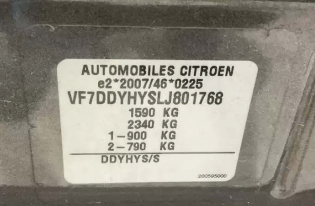Citroën C-Elysée 2020 - 10990 EUR, 130000 km - 130000km - foto 17 de 18