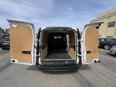 Renault Kangoo 1.5 DCi Maxi 2021 - 13250 EUR, 125000 km - AUTO.MOTO.pt - 125000km - foto 29 de 39