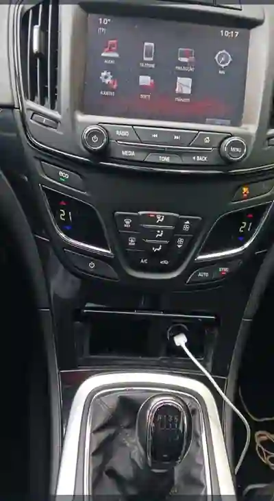 Opel Insignia Sports Tourer 2016 - 9500 EUR, 86000 km - AUTO.MOTO.pt - 86000km - foto 7 de 10