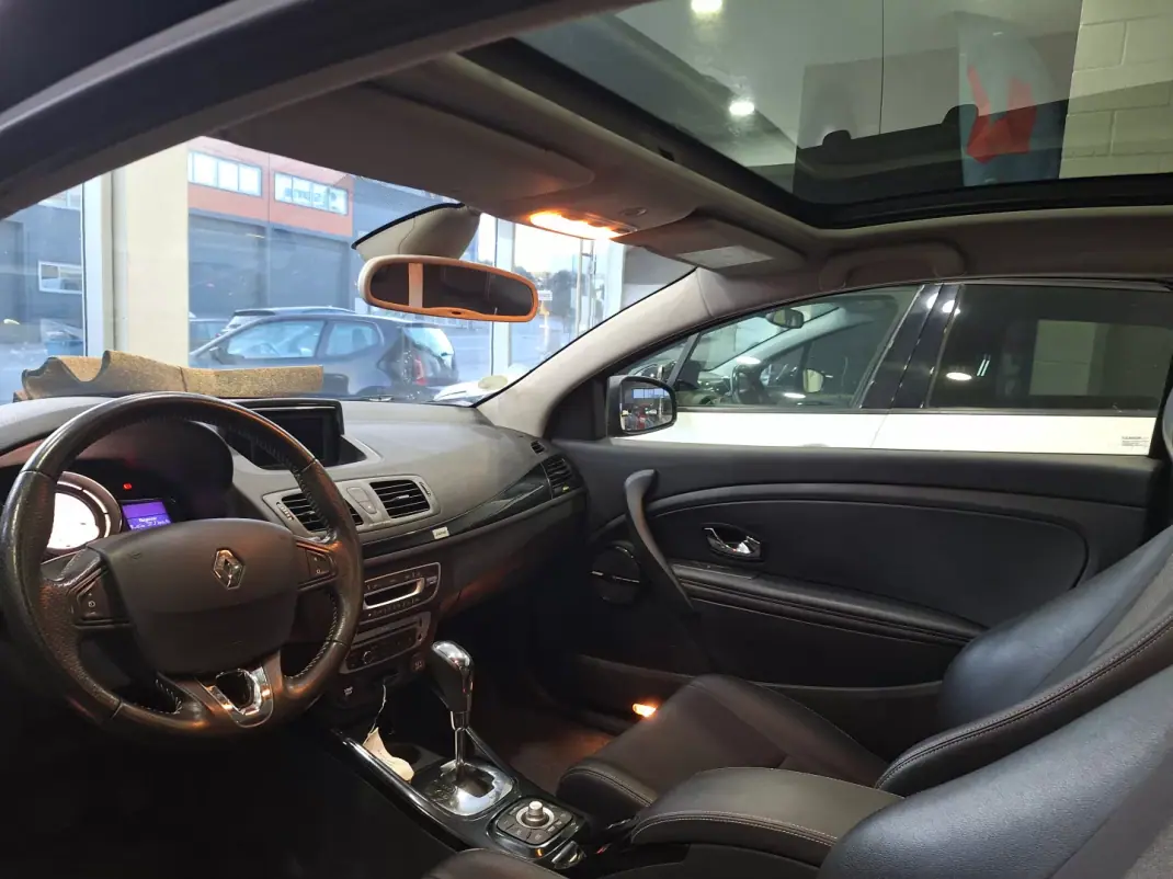 Renault Mégane Coupe 2013 - 9900 EUR, 177543 km - AUTO.MOTO.pt - 177543km - foto 2 de 17