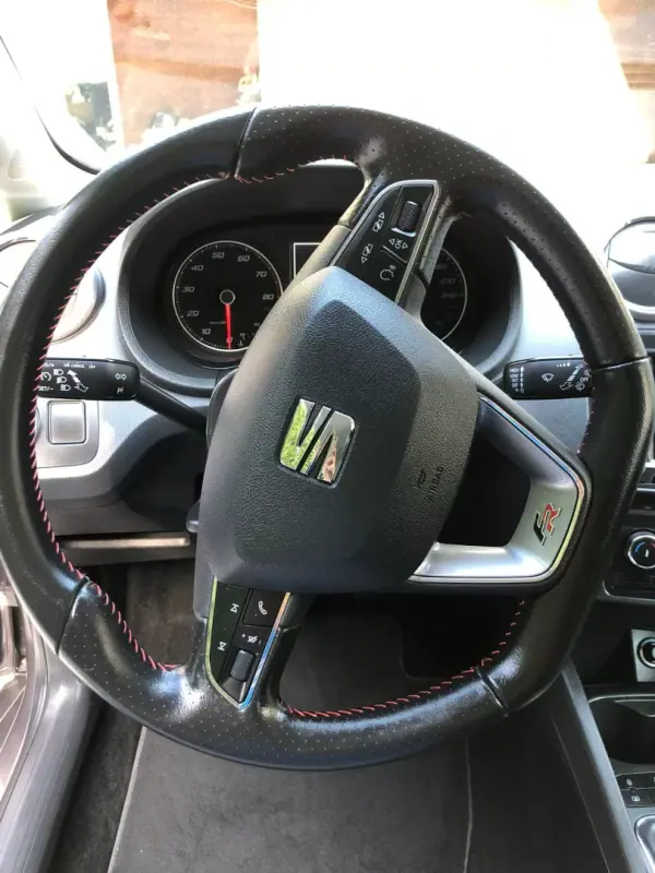 SEAT Ibiza 2016 - 10750 EUR, 142000 km - AUTO.MOTO.pt - 142000km - foto 21 de 33