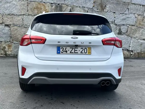 Ford Focus 2019 - 13990 EUR, 83000 km - AUTO.MOTO.pt - 83000km - foto 23 de 51