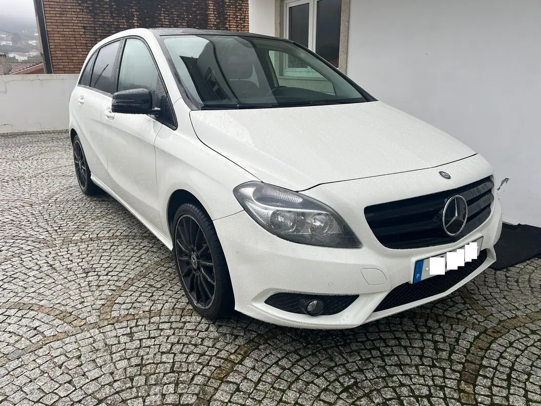 Mercedes-Benz B 180 2013 - 7000 EUR, 411000 km - AUTO.MOTO.pt - 411000km - foto 1 de 10