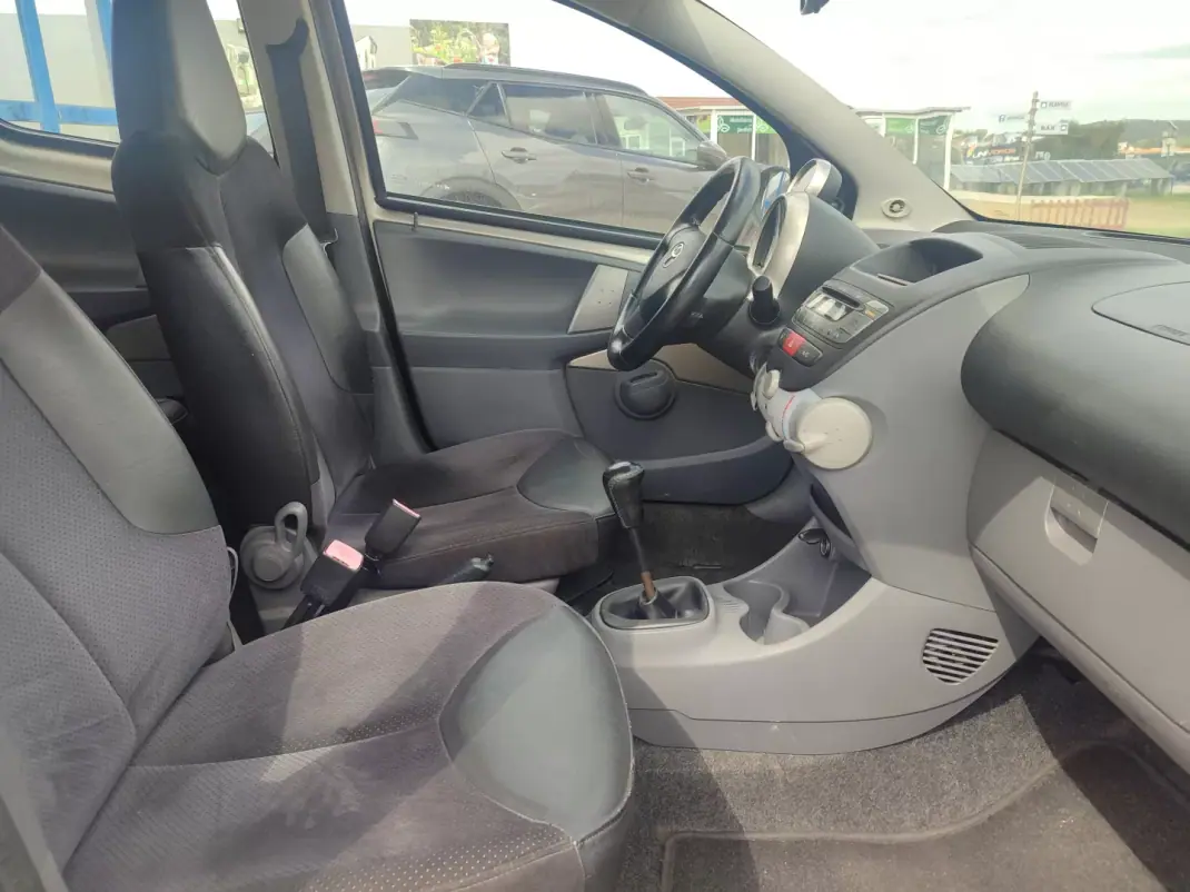 Toyota Aygo 2008 - 5990 EUR, 194000 km - 194000km - foto 15 de 17