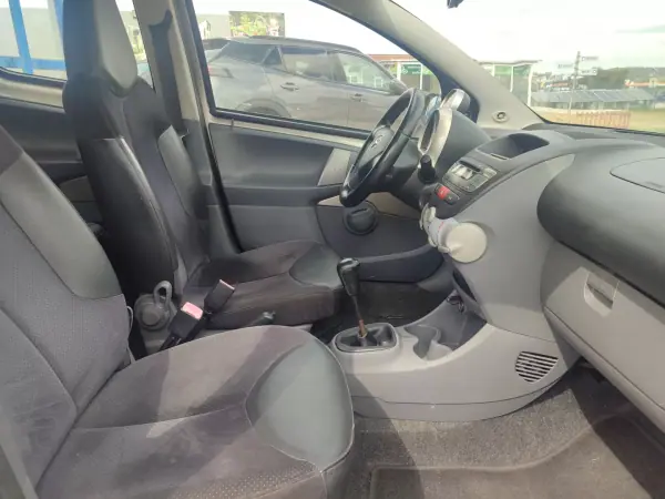 Toyota Aygo 2008 - 5990 EUR, 194000 km - AUTO.MOTO.pt - 194000km - foto 15 de 17