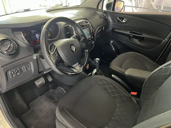 Renault Captur 2013 - 13800 EUR, 117690 km - 117690km - foto 6 de 22