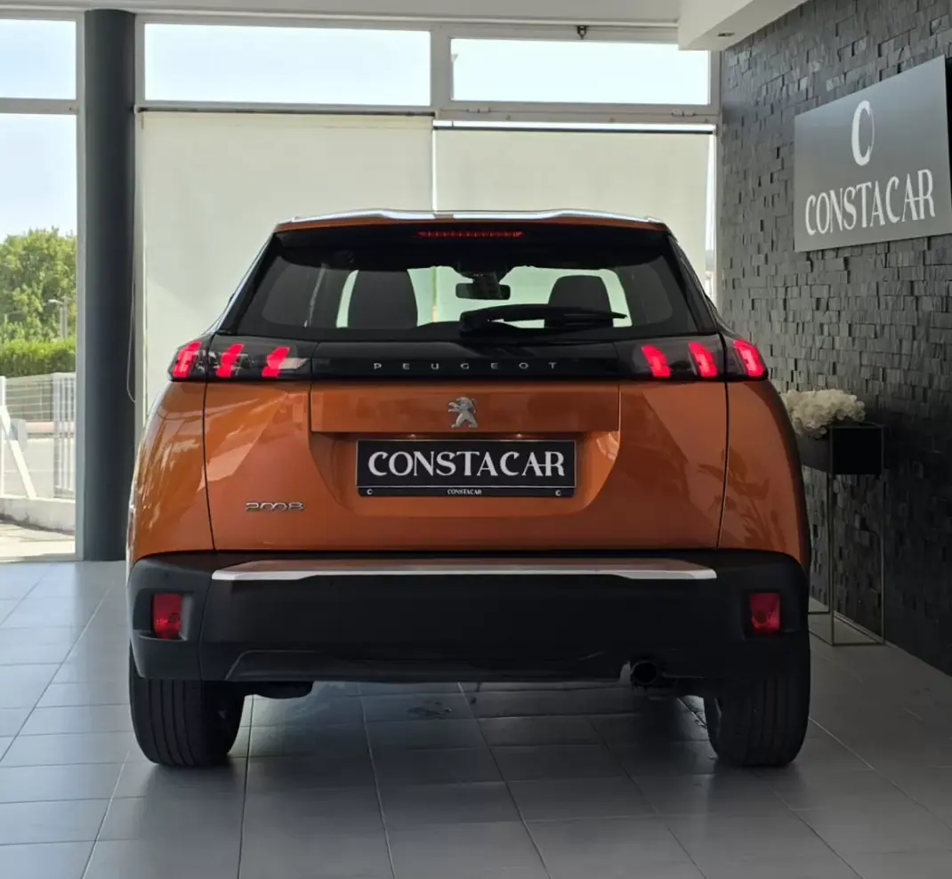Peugeot 2008 2023 - 16750 EUR, 52595 km - 52595km - foto 11 de 28