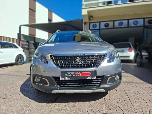 Peugeot 2008 1.2 PureTech Crossway 2017 Gasolina — 178 323 km Peugeot 2008 1.2 PureTech Crossway 2017 Gasolina
