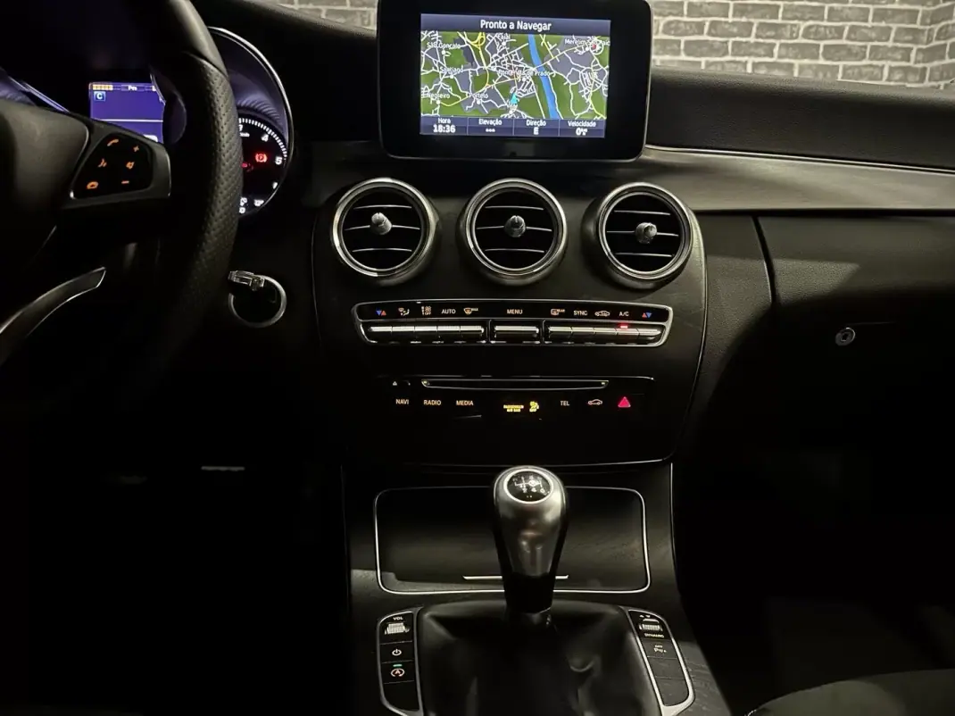 Mercedes-Benz C 220 2016 - 28990 EUR, 66000 km - AUTO.MOTO.pt - 66000km - foto 13 de 15