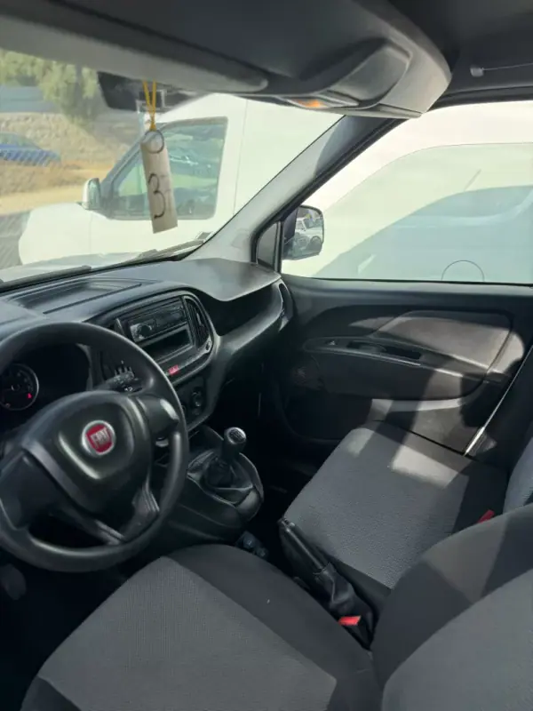 Fiat Doblo 2021 - 13500 EUR, 131273 km - AUTO.MOTO.pt - 131273km - foto 7 de 8