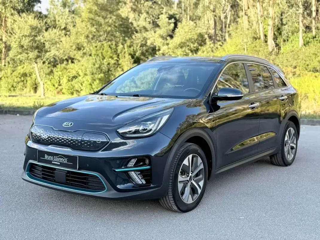 Kia e-Niro 2020 - 19900 EUR, 67500 km - AUTO.MOTO.pt - 67500km - foto 1 de 23