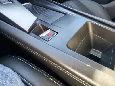 Peugeot 308 2022 - 19500 EUR, 130000 km - AUTO.MOTO.pt - 130000km - foto 31 de 37