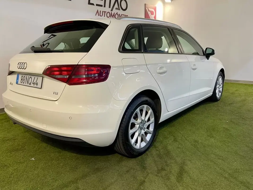 Audi A3 Sportback 2013 - 12500 EUR, 175000 km - AUTO.MOTO.pt - 175000km - foto 9 de 25