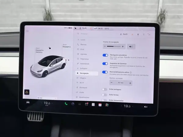 Tesla Model 3 2021 - 27950 EUR, 49088 km - AUTO.MOTO.pt - 49088km - foto 31 de 59